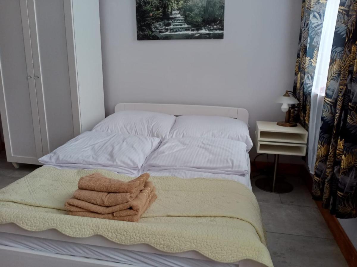 Sunny Bear Bed & Breakfast يلينيا غورا المظهر الخارجي الصورة