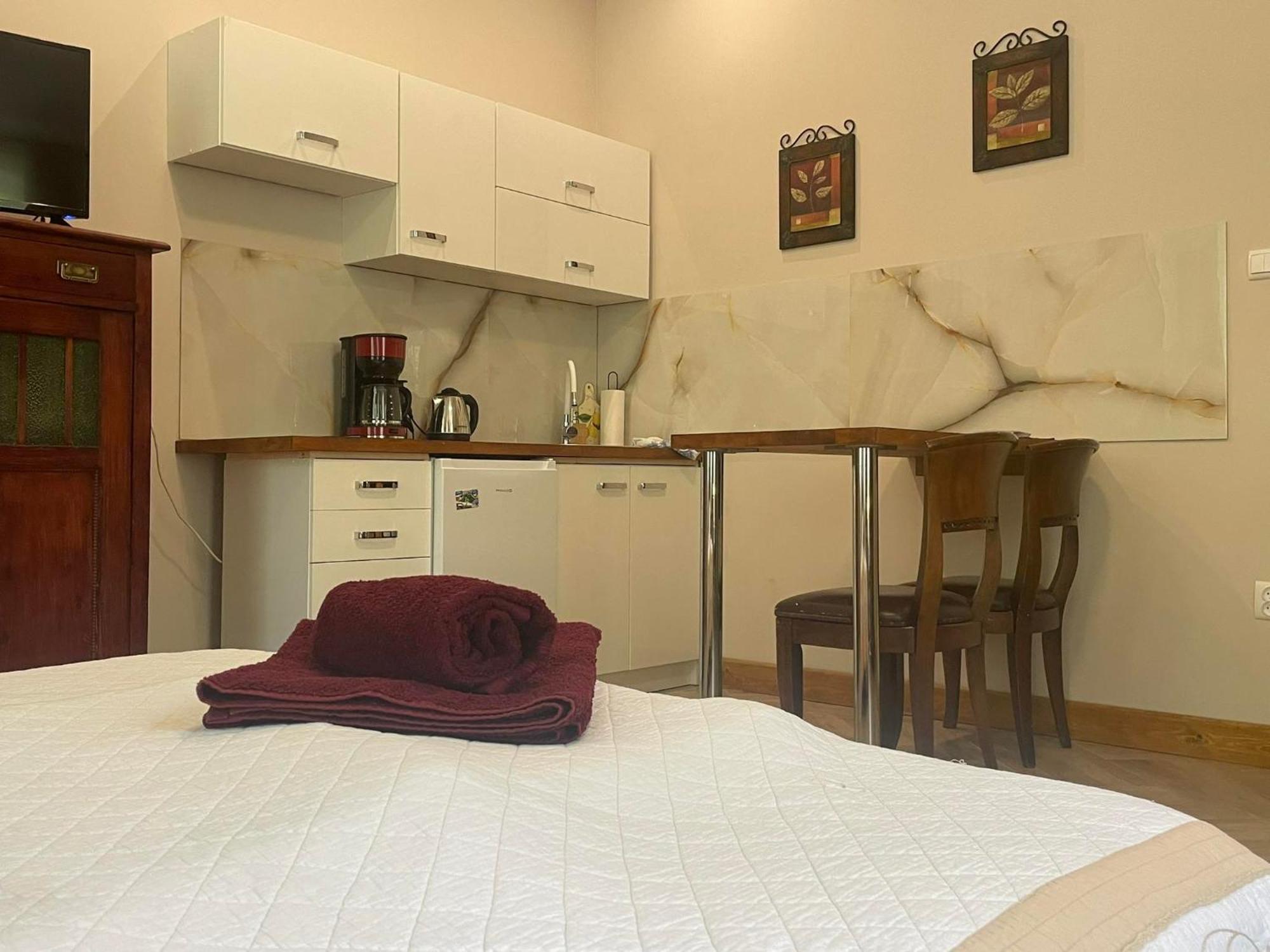 Sunny Bear Bed & Breakfast يلينيا غورا المظهر الخارجي الصورة